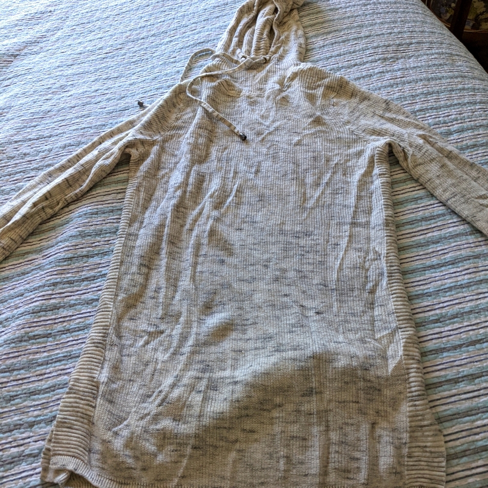 Pullover sweater